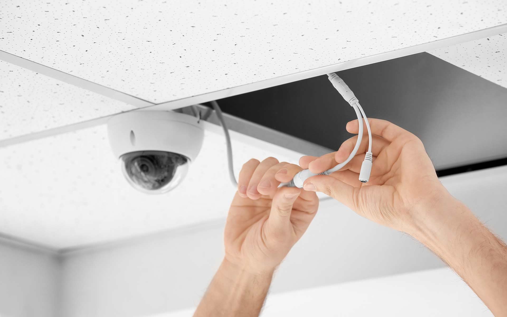 A2B Electrical's electricians can wire up CCTV cameras for properties in Luton and the local area. 
